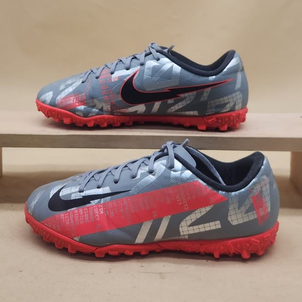 나이키 머큐리얼 베이퍼13 아카데미 TF 풋살화 235