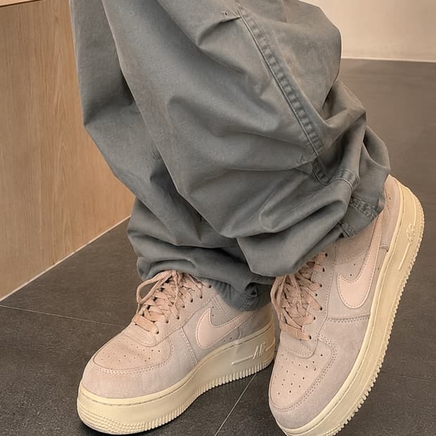 NIKE 나이키 에어포스 1 '07 LX 페일 바닐라 (스웨이드-베이지)