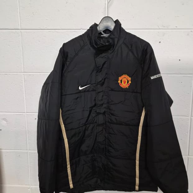 해외 L) 나이키 스피어 써마 맨유 0809 점퍼 팝니다