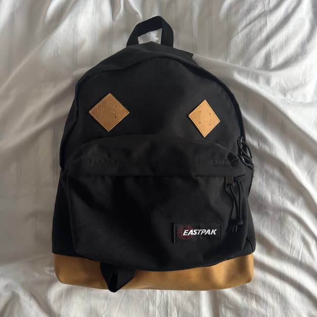 이스트팩 와이오밍 클래식 백팩