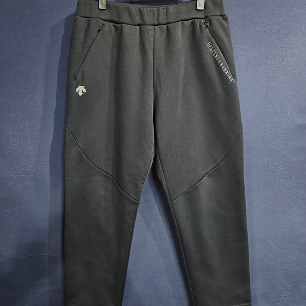 데상트 블랙 남성 슬림핏 허리 32~34 기모 밴드팬츠 