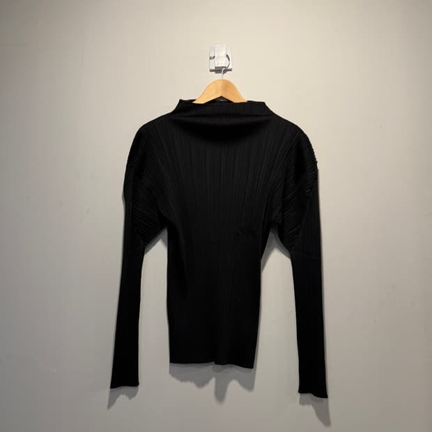 Pleats please long sleeve