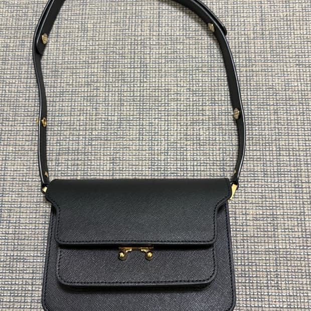 마르니 트렁크백 미니 판매해요