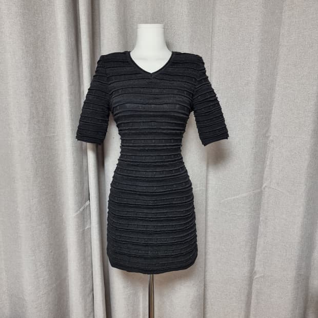 모조에스핀 시퀸 스판 니트 원피스 (55) 상태최상