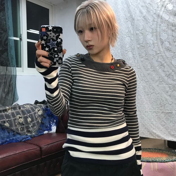 Firenze 버튼 스트라이프 긴팔 티 