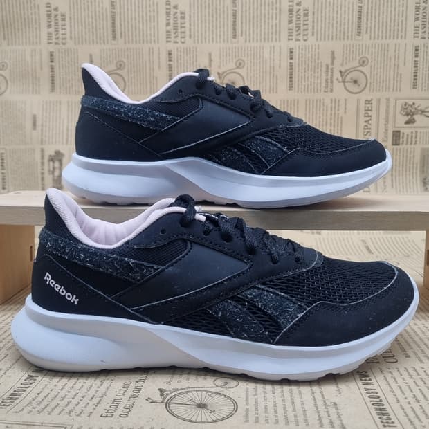 리복 퀵모션2.0 여성런닝화235