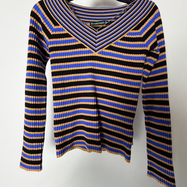 앤더슨벨 여성 크롭 니트티