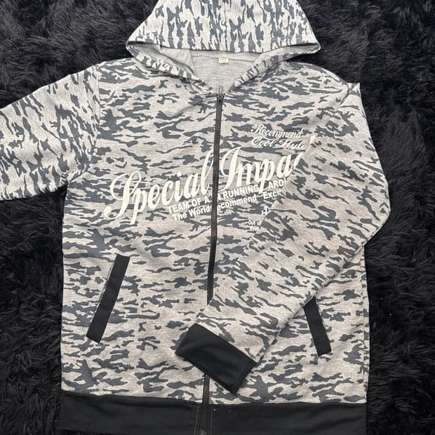 “HYPERZONE” Military camo hood zip-up