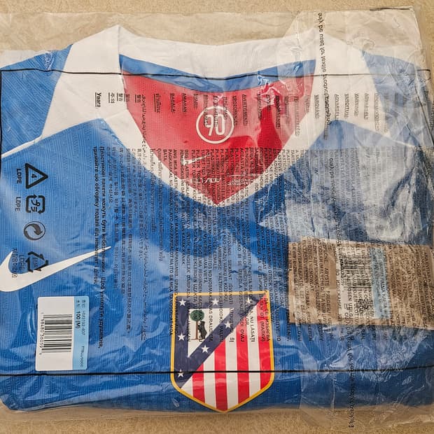 At마드리드 써드 지급용 나이키 adv M사이즈 새상품