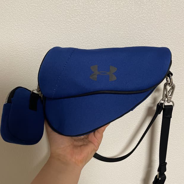 언더아머 새들백