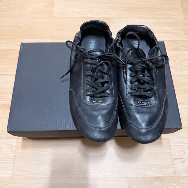 Prada 컬랩스 레더