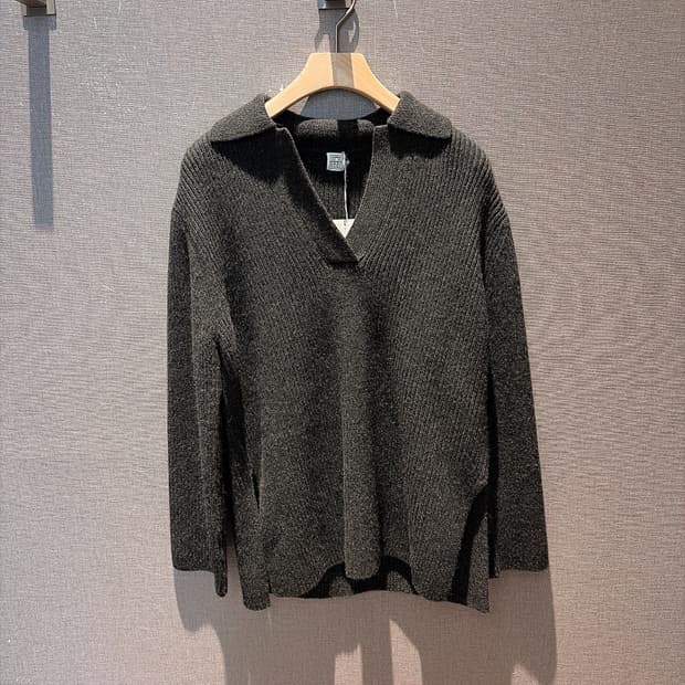 (정품/새상품) TOTEME 토템 여성 차콜 울 폴로 니트