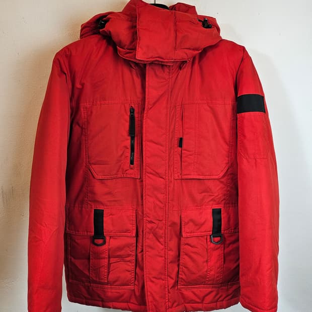 DESIGN BY ITALY 빨간색 패딩 95(M)