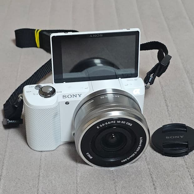 소니 A5000 미러리스 카메라