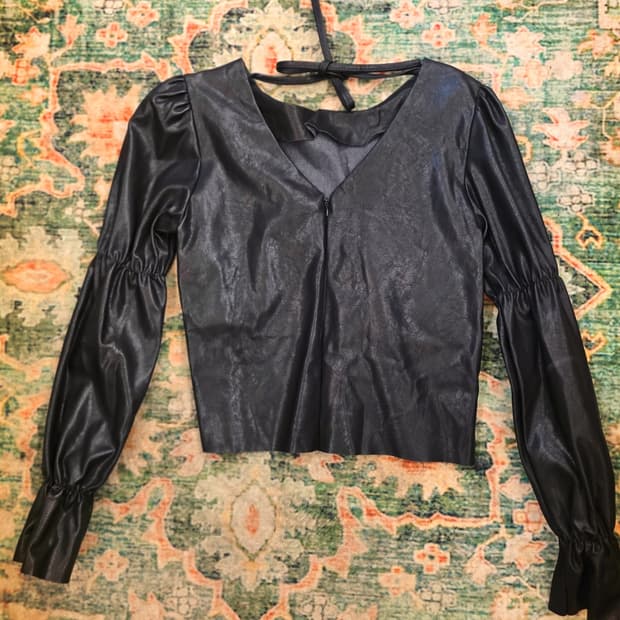 일본빈티지 블랙 레더 브라우스