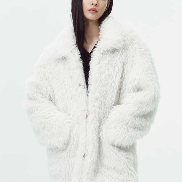 아비에무아 카라 페이크 퍼 코트 화이트