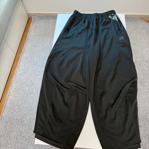 니들스 x studios 쿨블랙 H.D / xs size