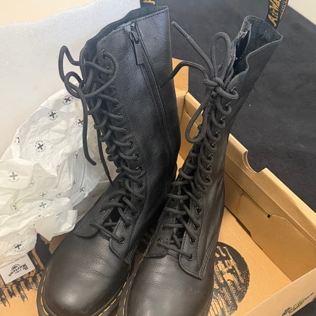 닥터마틴 1B99 버지니아 여성 남성 구두 14홀 워커 260