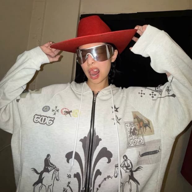 투머치택스 프린티드 와플 후드집업