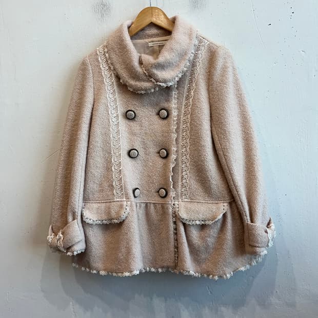 액시즈팜 리본 코트