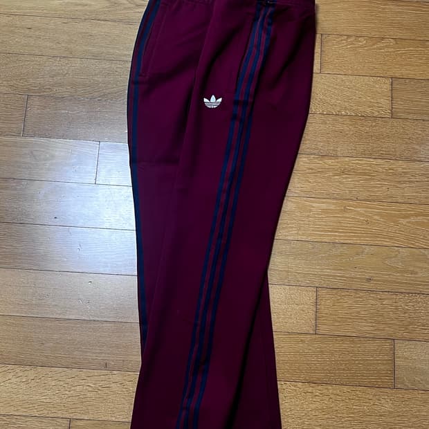 희귀템 아디다스 핀턱 트레이닝 팬츠 와인색 105