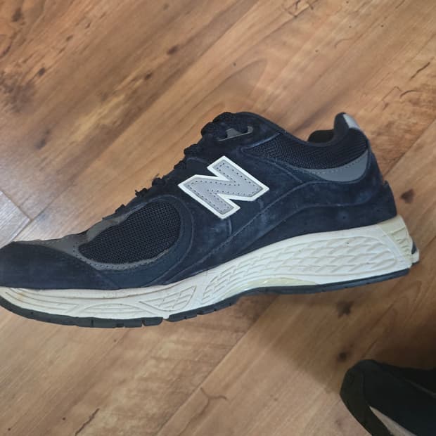 뉴발란스 운동화 판매합니다 