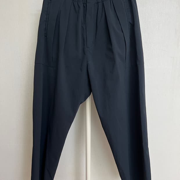 시스템(SYSTEM) 캐주얼 핏 밴딩 턱 슬랙스 (82 사이즈)