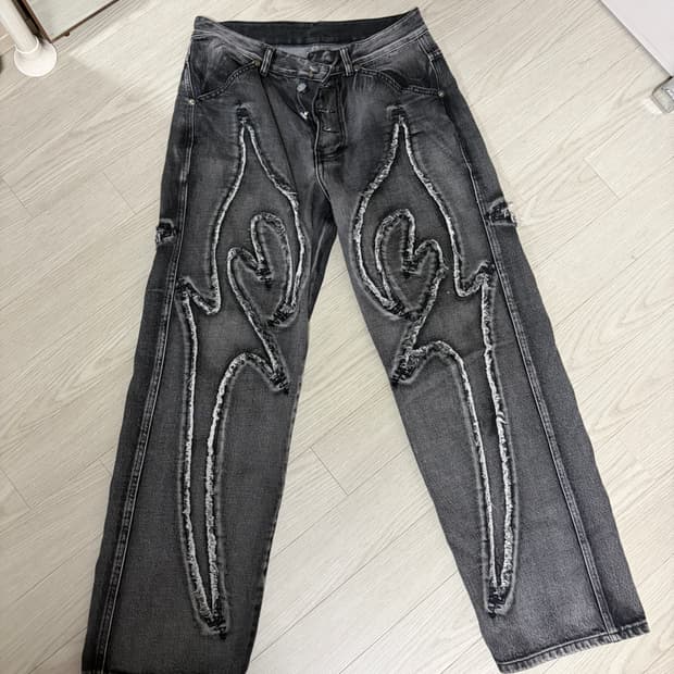 떠그클럽 트라이벌팬츠 판매합니다