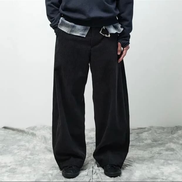 해칭룸 범퓨로이 와이드 커브 트라우저 팝니다 새상품