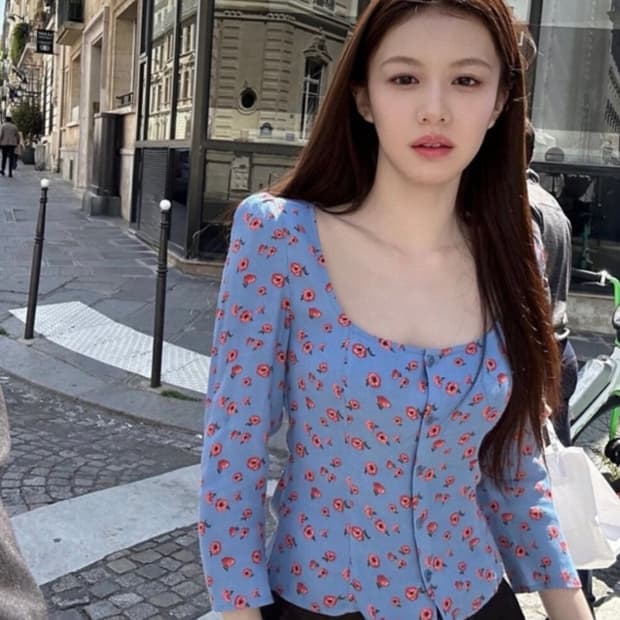 리포메이션 조르자 블라우스 (고윤정 착용)