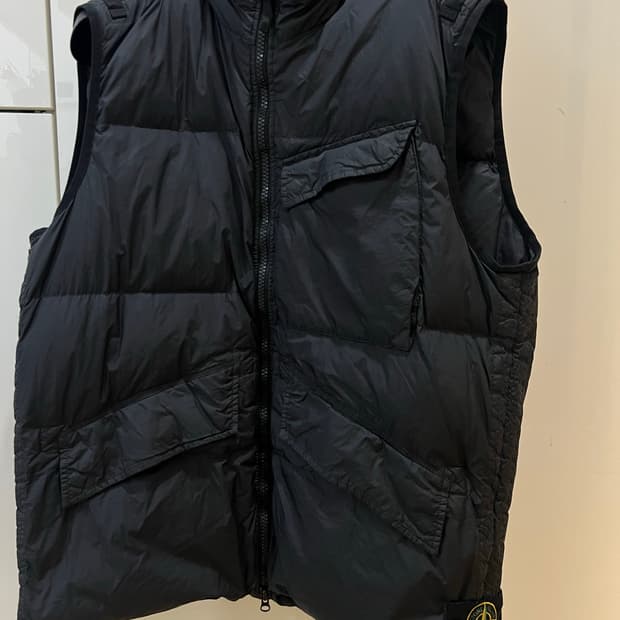 24fw 스톤아일랜드 크링클랩스 패딩조끼 xl (새상품급)