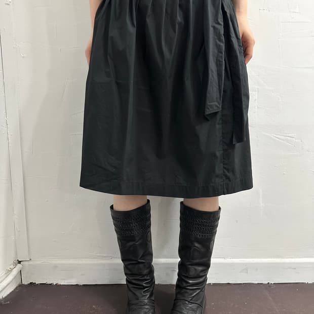 uniqlo black midi skirt