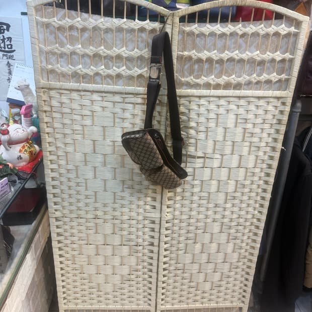 정품 셀린느 마카담 힙색 팝니다