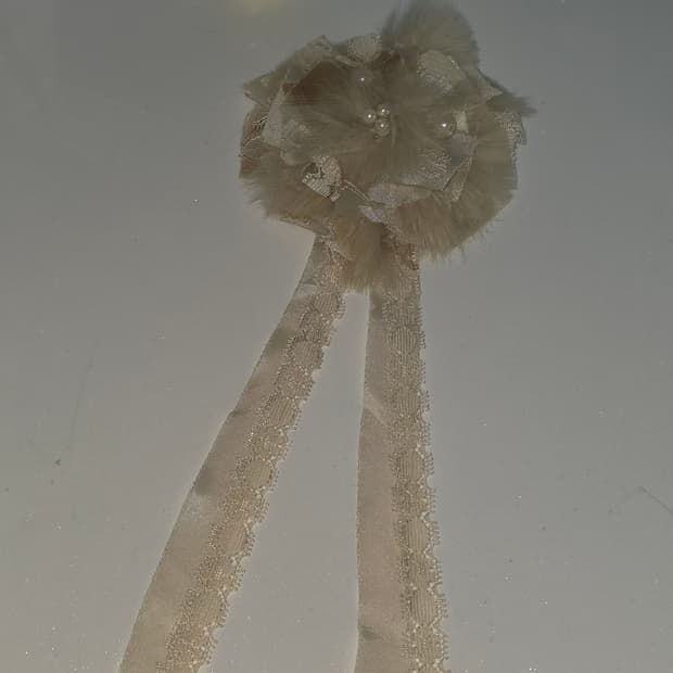 일본빈티지)밀크티라떼히메갸루 아이보리 퍼 진주레이스 폼폼 로맨틱체크브로치