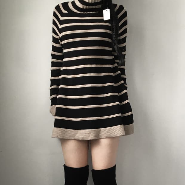 Button point high neck stripe pattern kn