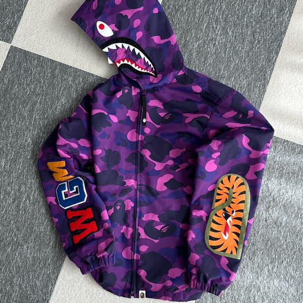 베이프 퍼스트 카모 샤크 바람막이 