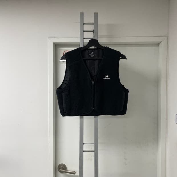 아디다스 후리스 조끼 블랙 150(W)