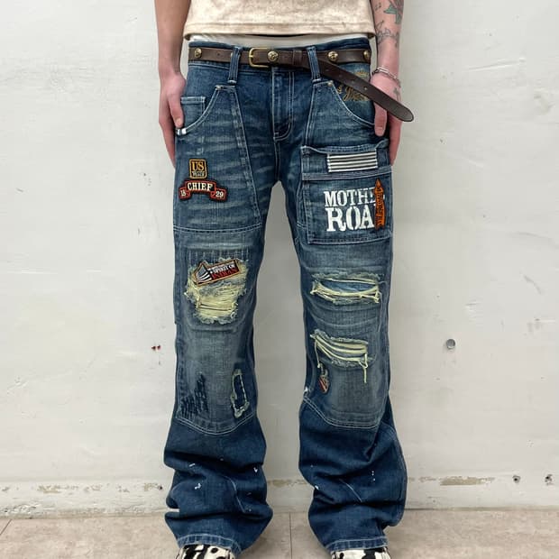 Patchwork Distressed Wappen Denim Pants