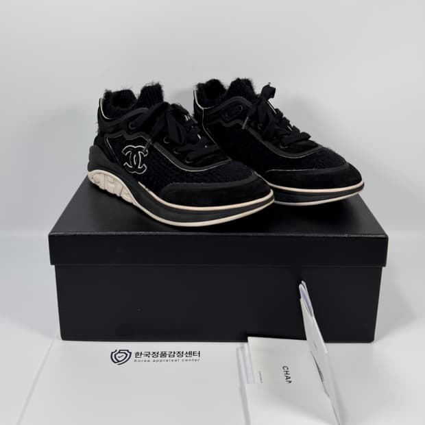 샤넬 CC 로고 패브릭 스웨이드 스니커즈 (245)