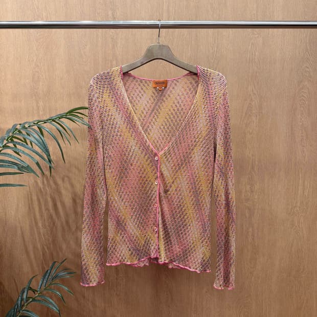 미쏘니 브이넥 긴팔 가디건 스트라이프 패턴 디테일 핑크 배색 컬러