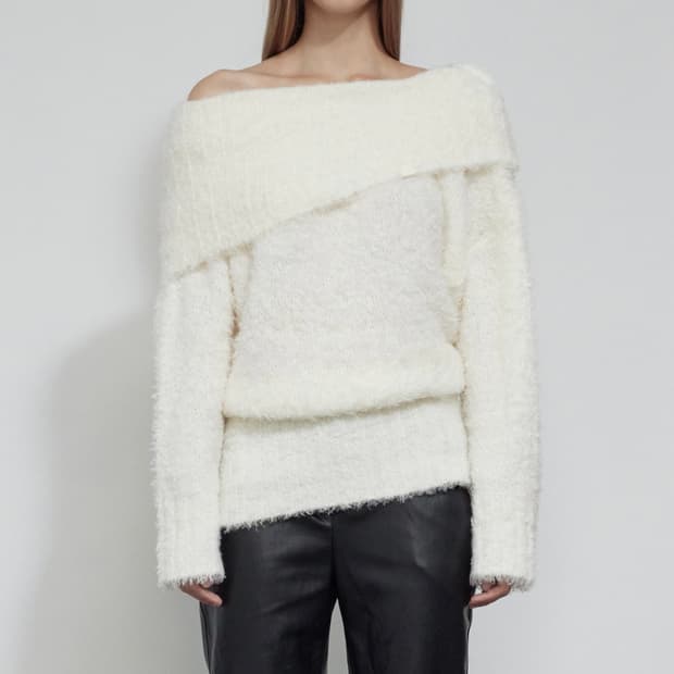 보헤미안서울 OFF SHOULDER BOUCLE KNIT, IVORY 