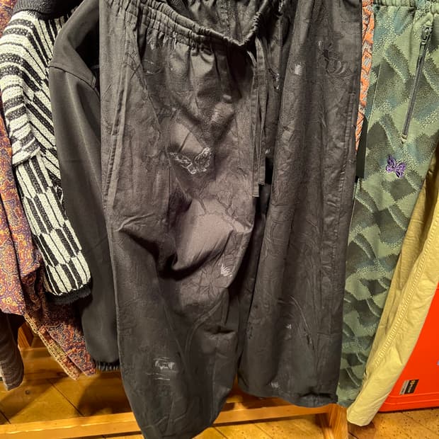 니들스 자수 팬츠