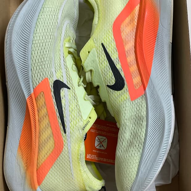 나이키 줌 플라이 4 CT2392 265mm