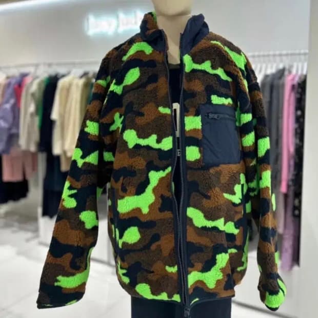 쥬시쥬디 카모 플리스 덤블링 점퍼