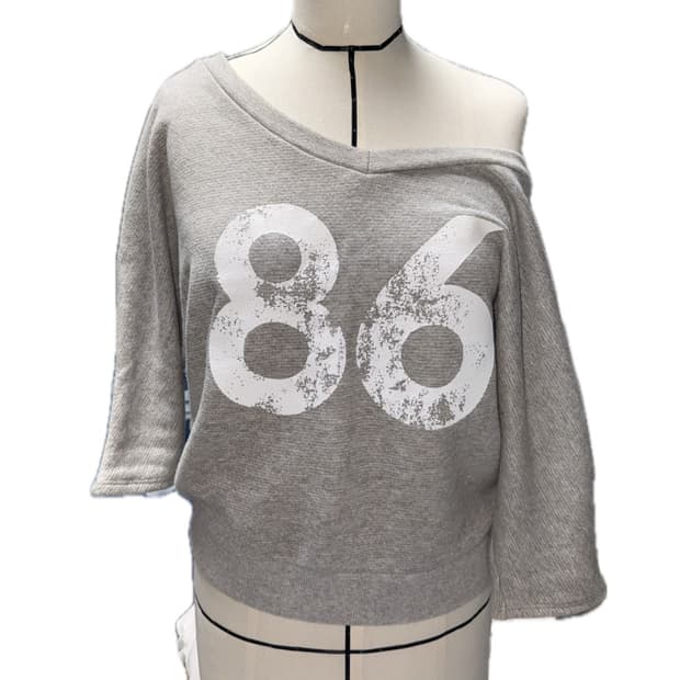 브이넥 오프숄더 티셔츠