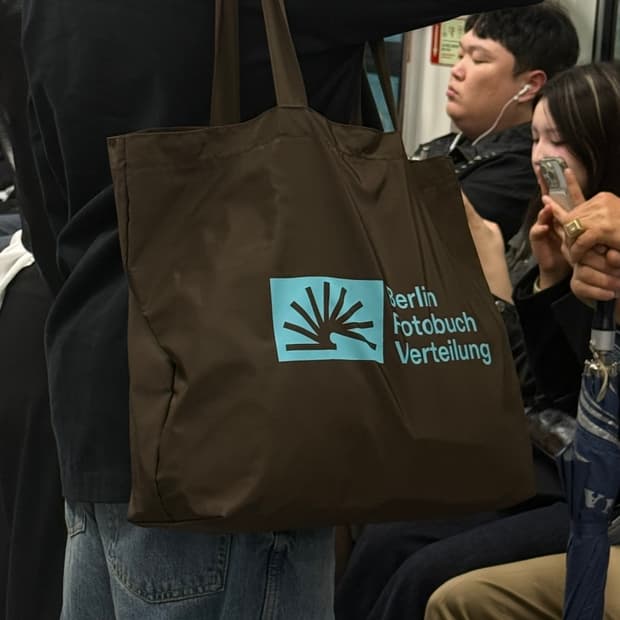 베를린 포토북 디스트리뷰션 에코백 브라운 새상품
