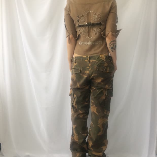Back cross point shirt