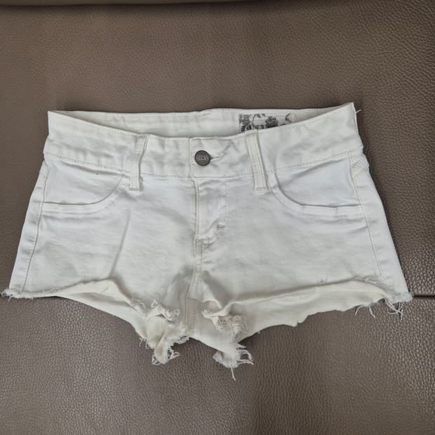 씨위 화이트 데님 핫팬츠 23