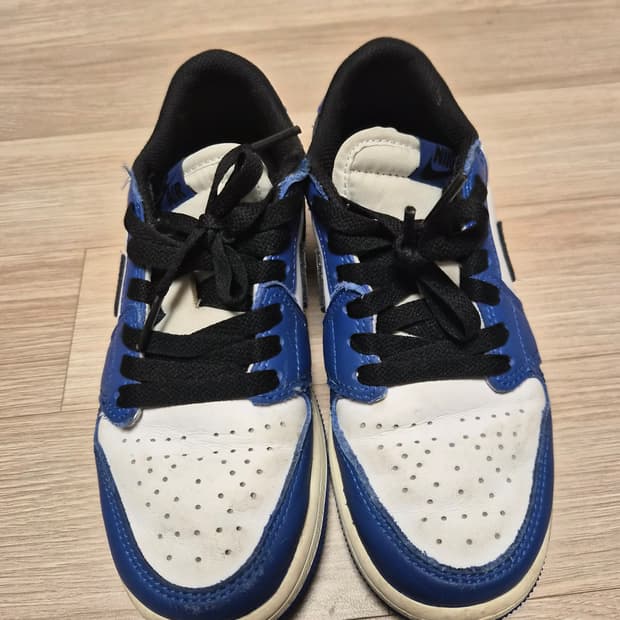 나이키 에어 조던 1 로우 로얄토