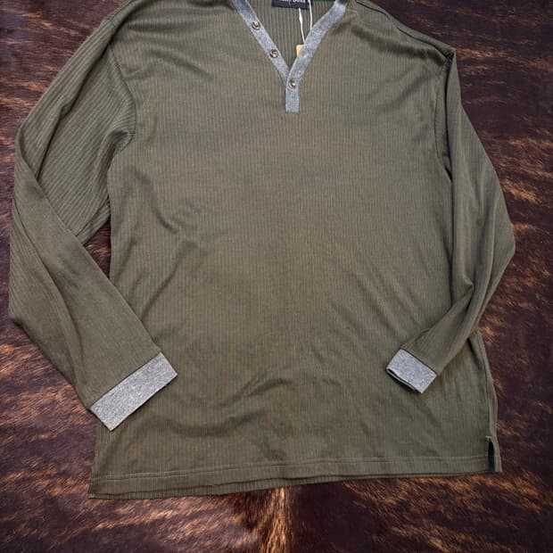 jpn 버튼v넥  (착샷o)